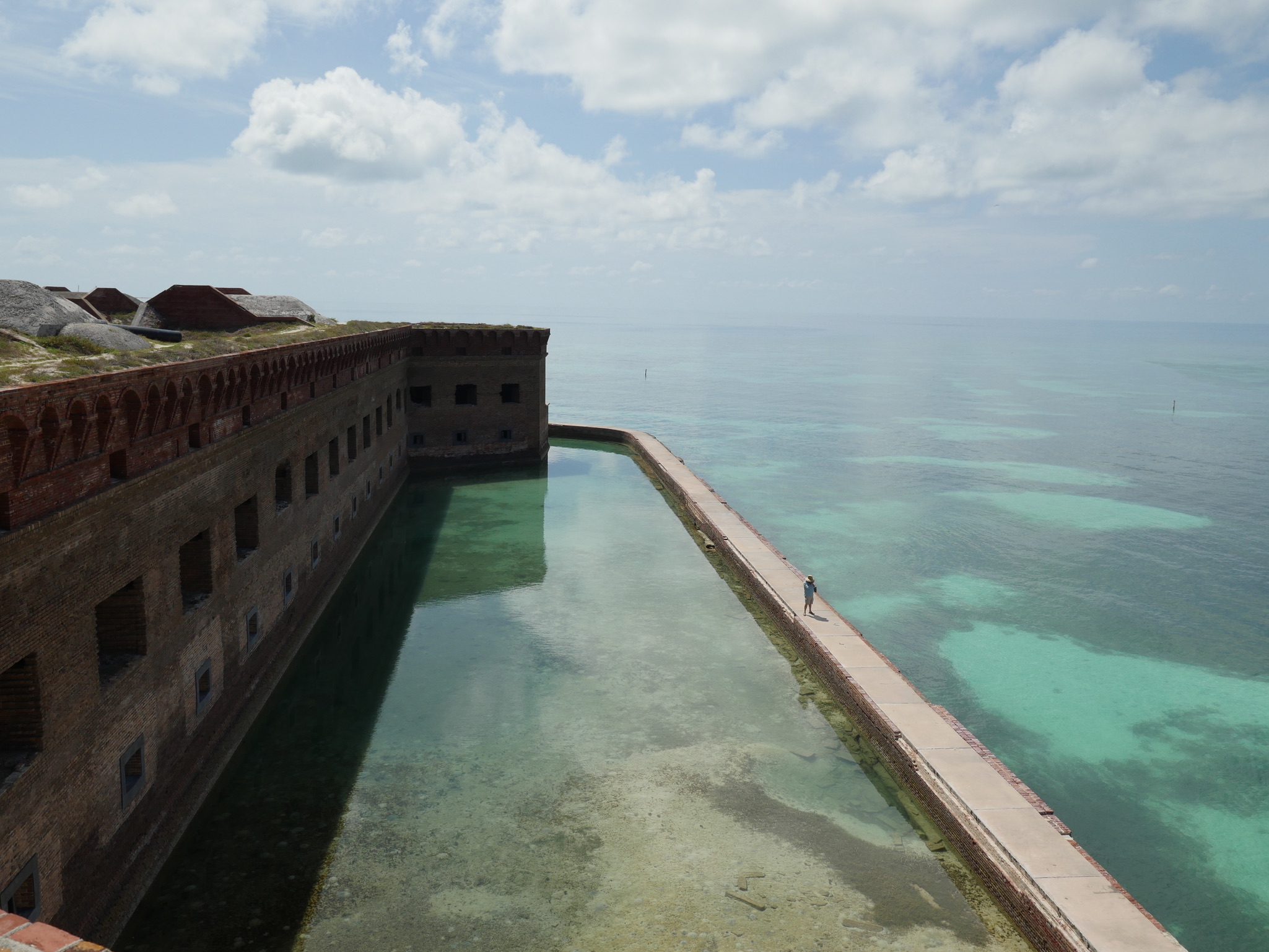 clear waters by the wall of a national park in the dry tortugas
