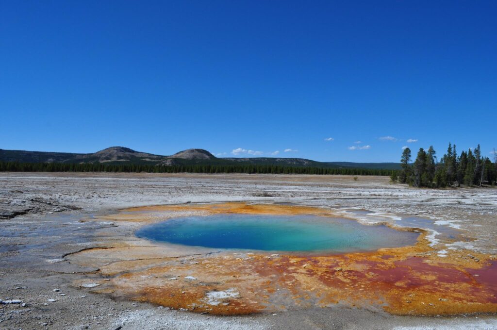 Yellowstone Old Faithful geyser